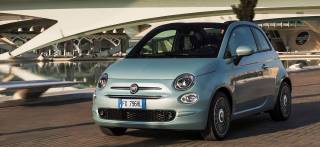 Το υβριδικό Fiat 500 με τιμή κάτω από τις 12.000 ευρώ