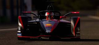 Η Nissan e.dams,  στη νέα σεζόν της Formula E, με αναβαθμισμένο κινητήριο σύνολο.